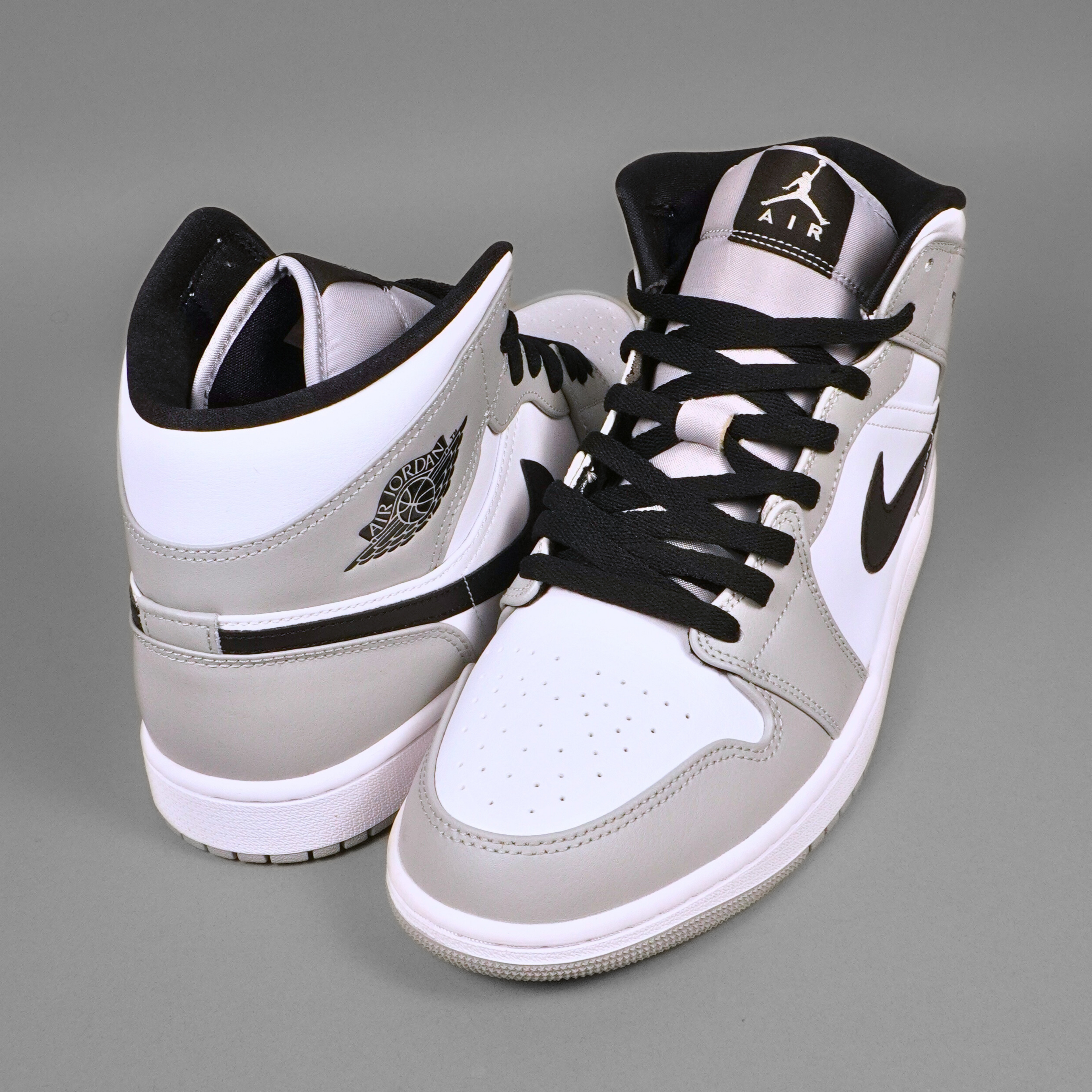 Jordan 1 Mid Smoke Grey